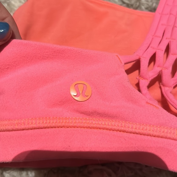 Lululemon Sports Bra size 6 - Picture 3 of 3